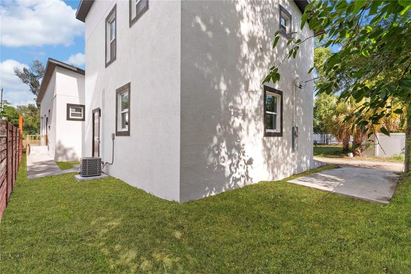 4 bedroom Half Duplex at 1421 35th Street, Schultz Rep Gus C, St Petersburg — photo 4