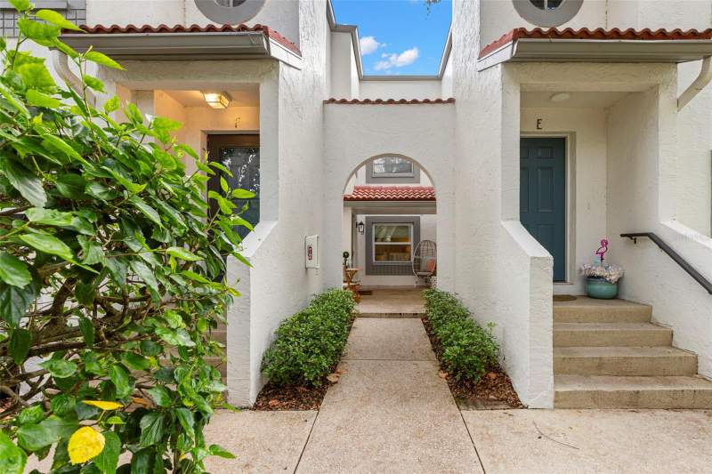 2 bedroom Condominium at 476 SANTA CRUZ PLACE #B, PLACIDO BAYOU, ST PETERSBURG — photo 2