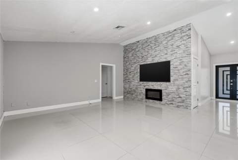 12726 Barrett Drive, Tampa FL - photo 19 of 69