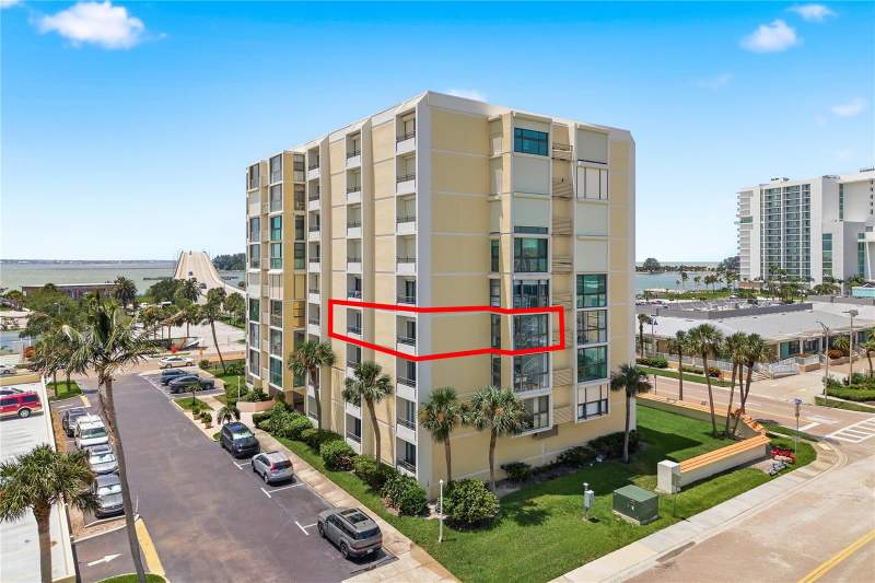 800 S GULFVIEW BOULEVARD #403 home for sale in Clearwater Point 8 Tennis