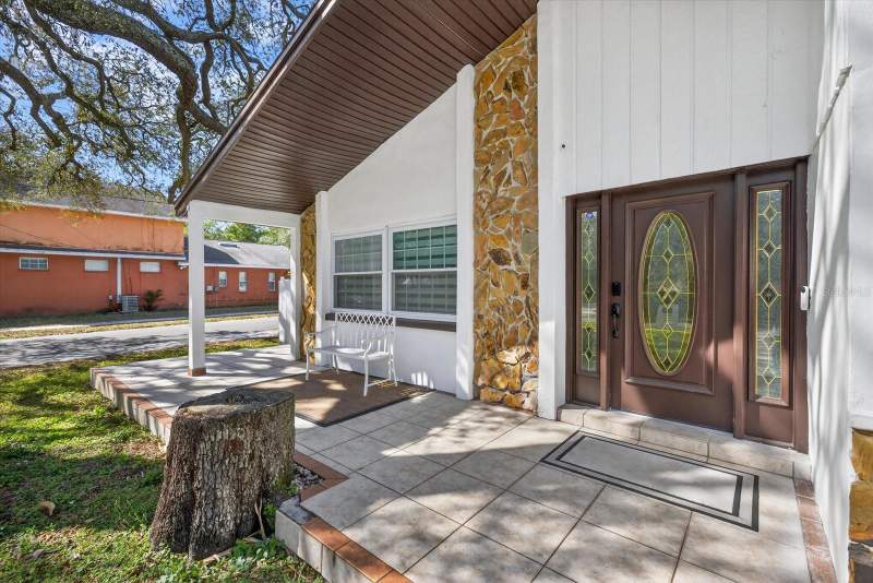 3 bedroom Single Family Residence at 8902 N Hamner Avenue, Casa Loma Sub, Tampa — photo 2