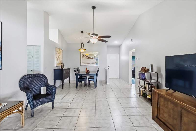 3 bedroom Single Family Residence at 13437 Beechberry Drive, Meadowbrooke At Summerfield Un, Riverview — photo 4