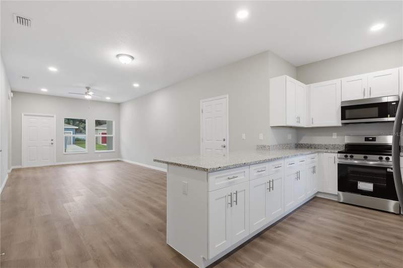 3 bedroom Single Family Residence at 5029 Finders Ct, Knoll Pine, Tampa — photo 2