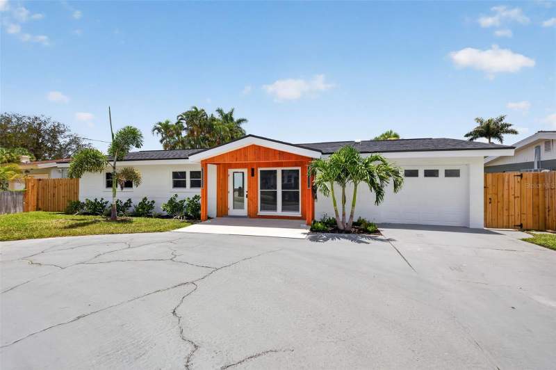 3 bedroom Single Family Residence at 1524 Carson Circle, Shore Acres Butterfly Lake Rep, St Petersburg — photo 2