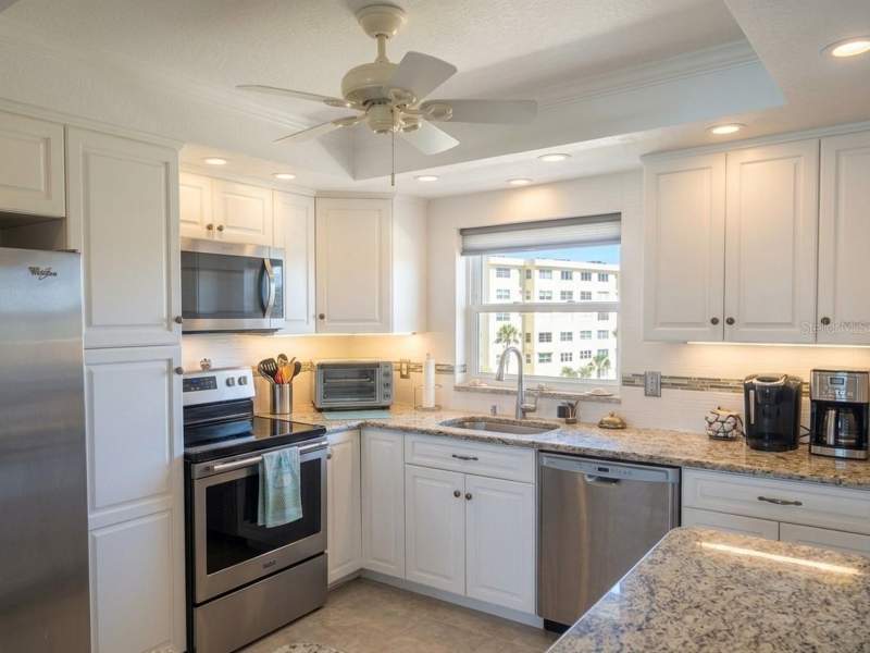 2 bedroom Condominium at 4725 Cove Circle #Apt 609, Columbia Towers, St Petersburg — photo 3