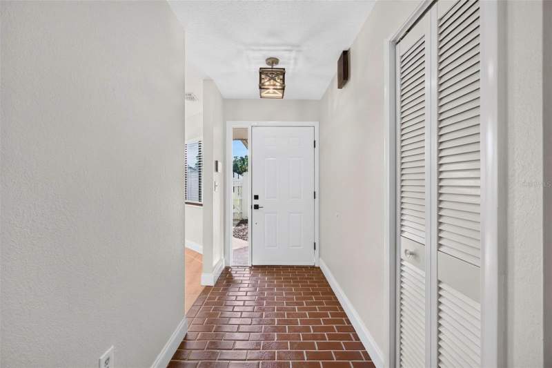 2 bedroom Villa at 456 Lakeview Drive #5, Townhomes Of Westlake, Palm Harbor — photo 3