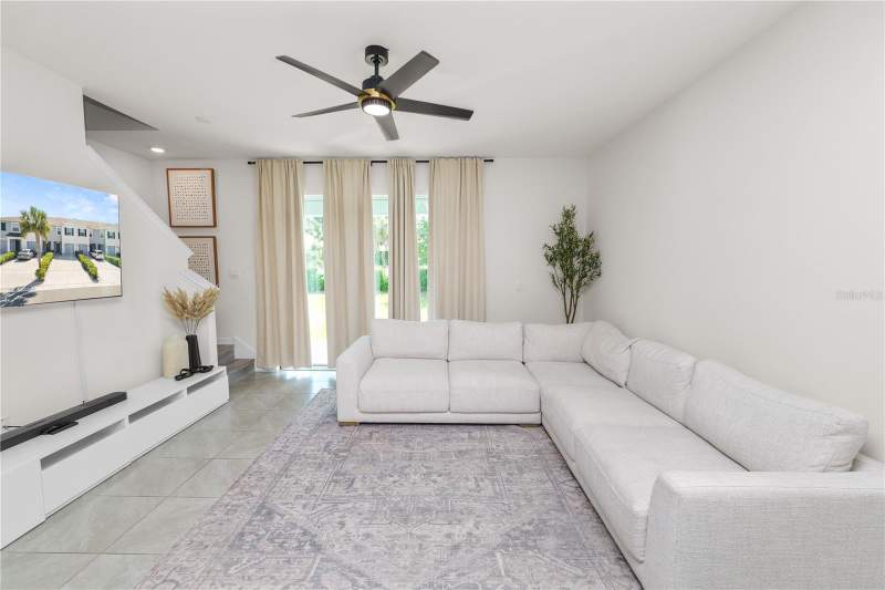 3 bedroom Townhouse at 3830 Sunflower Field Place, Varrea Ph 1, Plant City — photo 4