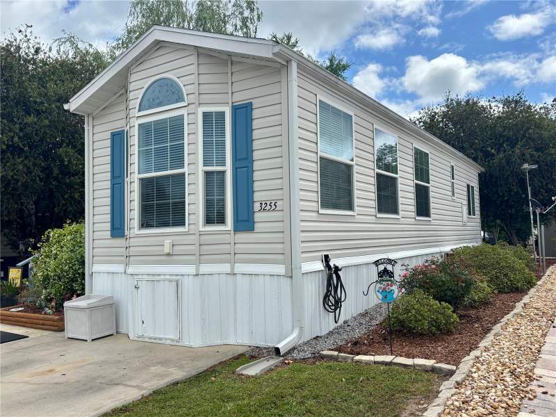 1 bedroom Manufactured Home at 3255 NE 104th Avenue, Town Park At The Wilderness Rv Park Estates, Silver Springs — photo 3