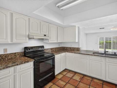 14012 Notreville Way, Tampa FL - photo 11 of 45