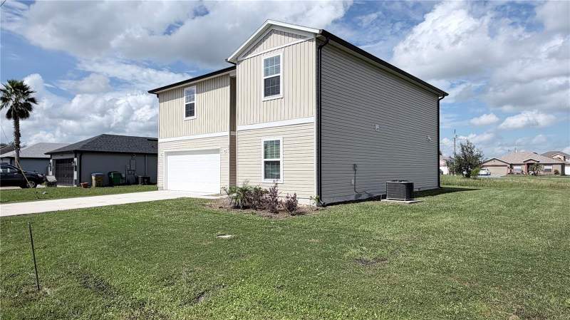 5 bedroom Single Family Residence at 801 Ognon Court, Poinciana Village 5 Nbhd 1, Kissimmee — photo 3