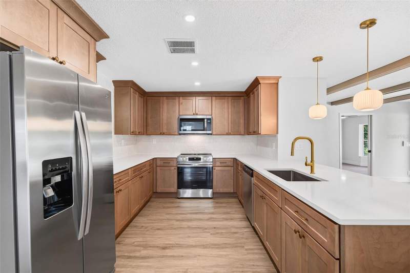 2 bedroom Single Family Residence at 17901 Palm Street, Silver Beach Heights, Umatilla — photo 3