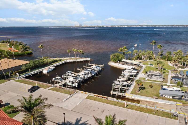 3 bedroom Condominium at 14815 Laguna Drive #702, Harbor Place Vistas Condo, Fort Myers — photo 3