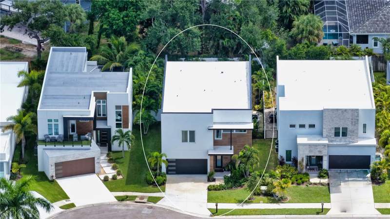 5 bedroom Single Family Residence at 4726 Rivetta Court, Rivetta Sub, Sarasota — photo 2