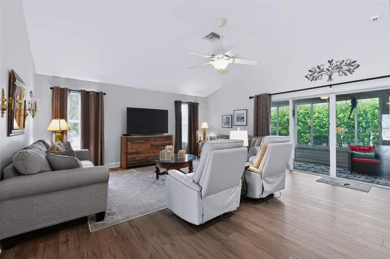 3 bedroom Single Family Residence at 633 Cokesbury Drive, The Villages, The Villages — photo 4