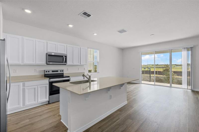 3 bedroom Townhouse at 2741 Gladiola Road, Harmony On Lake Eloise, Winter Haven — photo 4