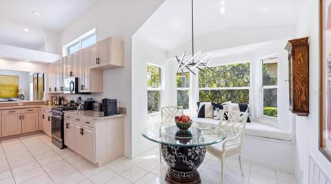 8009 Hampton Court, University Park FL - photo 10 of 67