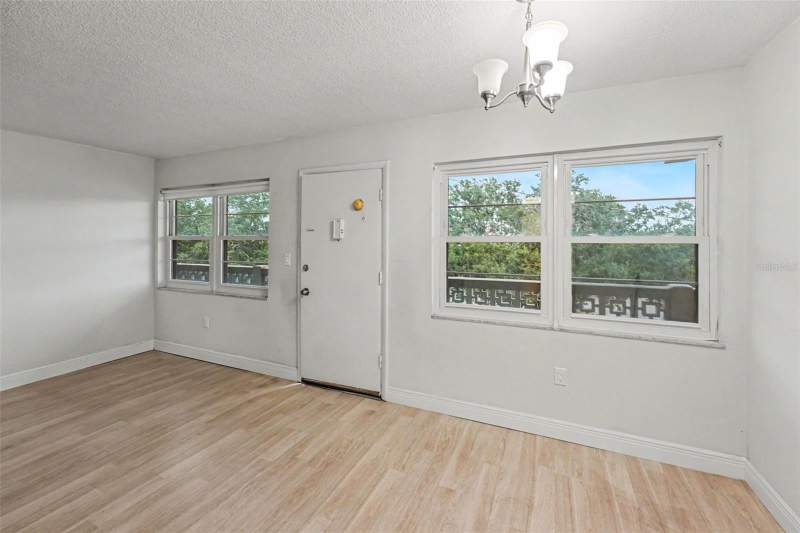 1 bedroom Condominium at 951 79th Avenue #Apt 322, Gateway Square Apts, St Petersburg — photo 5