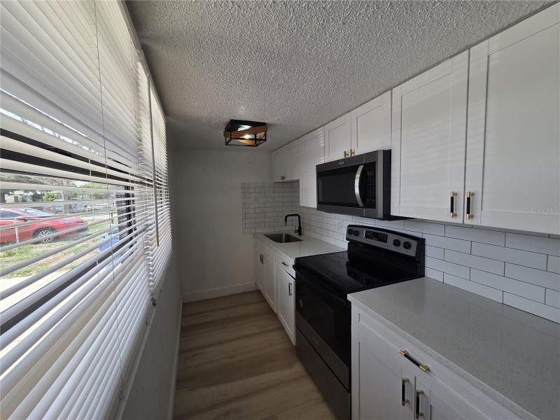 3 bedroom Single Family Residence at 3222 Welborn Way, Clair Mel City Unit 31, Tampa — photo 4