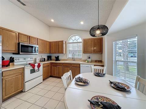 2615 Summer Creek Drive, Kissimmee FL - photo 19 of 50