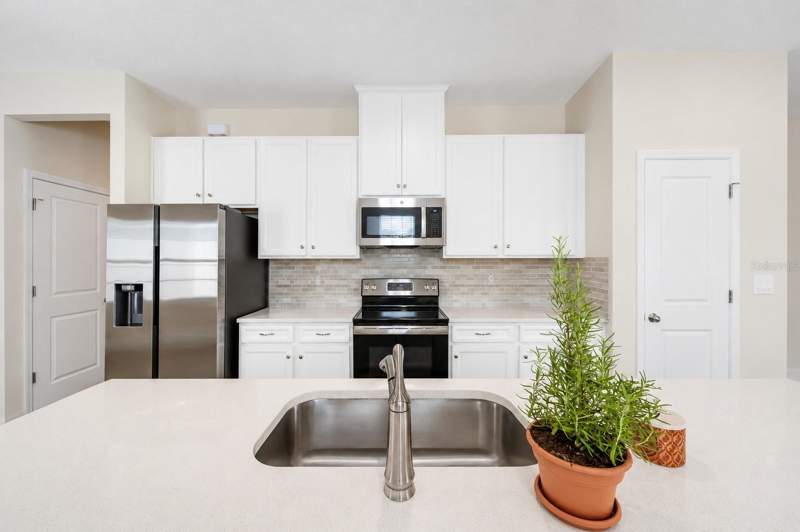 3 bedroom Single Family Residence at 14008 Crimson Avenue, Avalon Woods Ph II, Bradenton — photo 5