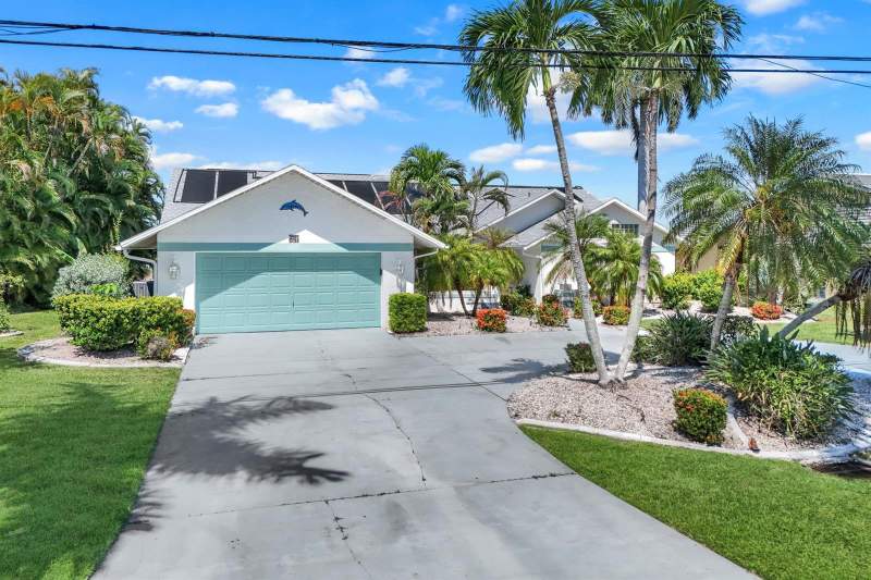 3 bedroom Single Family Residence at 719 El Dorado Parkway, Cape Coral, Cape Coral — photo 3