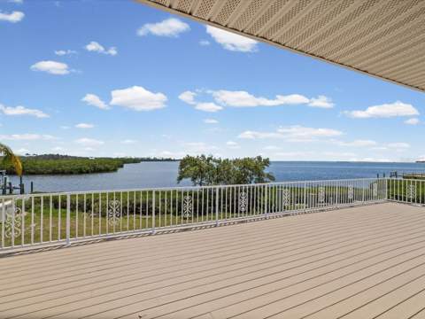 1647 Sea Breeze Drive, Tarpon Springs FL - photo 17 of 79