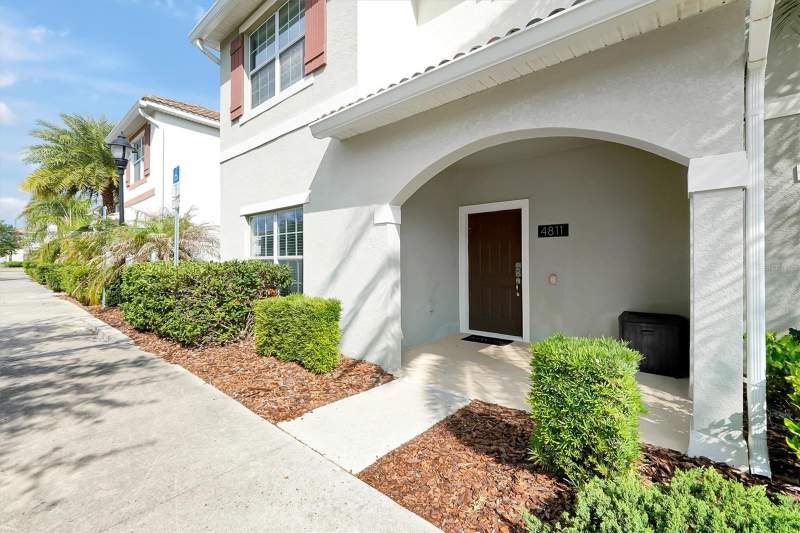 5 bedroom Townhouse at 4811 Brier Rose Lane, Storey Lake Ph 1B-2A, Kissimmee — photo 2