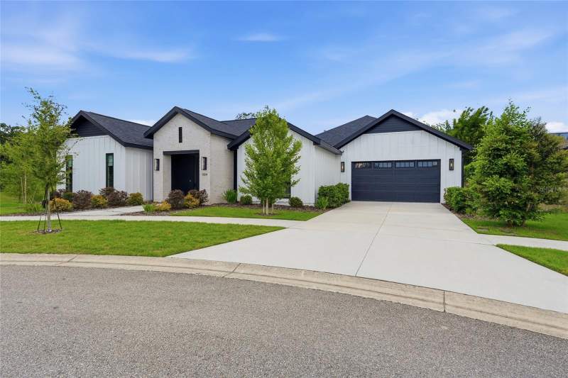 1324 SW 120TH DRIVE home for sale in Glorias Way Homes for Sale: 4 Homes, Median $782K
