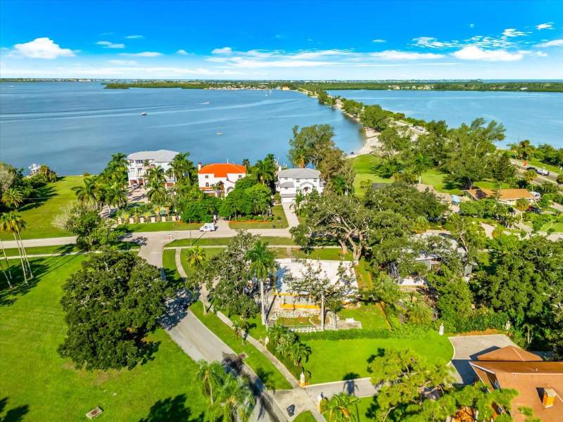5 bedroom Single Family Residence at 507 Palma Sola Boulevard, Palma Sola Park, Bradenton — photo 1