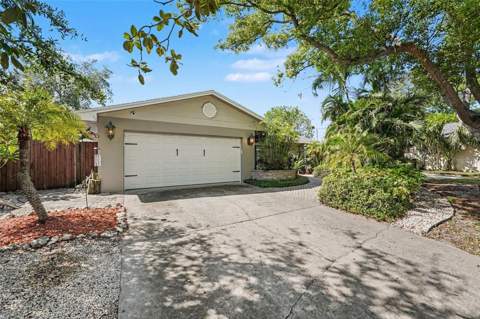 508 White Oak Drive, Tarpon Springs FL - photo 10 of 45