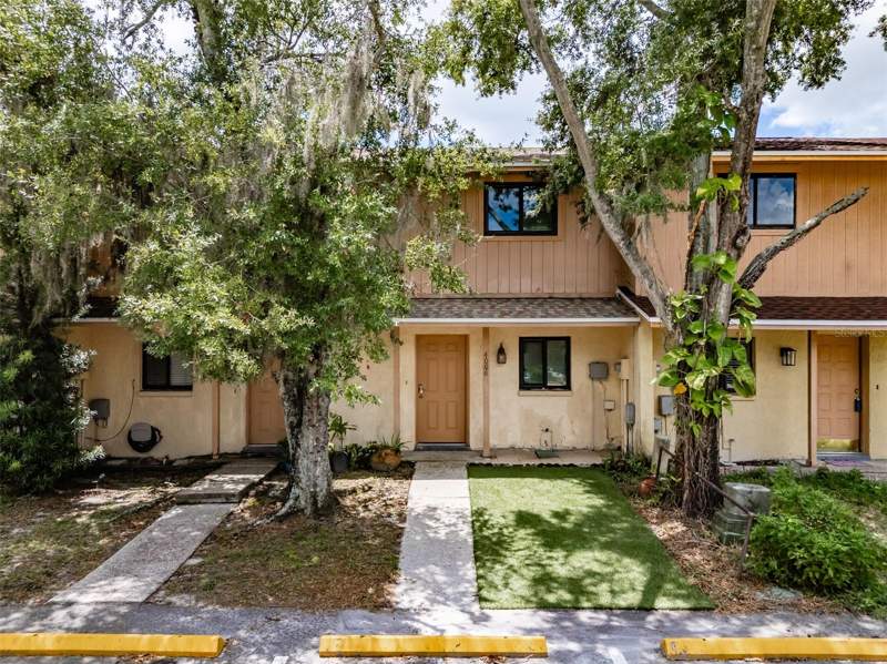 2 bedroom Townhouse at 4008 Oak Limb, Kirby Creek, Tampa — photo 2