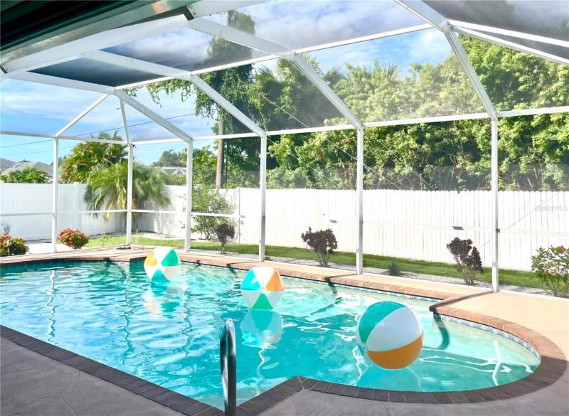 2 bedroom Single Family Residence at 582 Azalea Drive, Port Charlotte Sec 005, Port Charlotte — photo 4