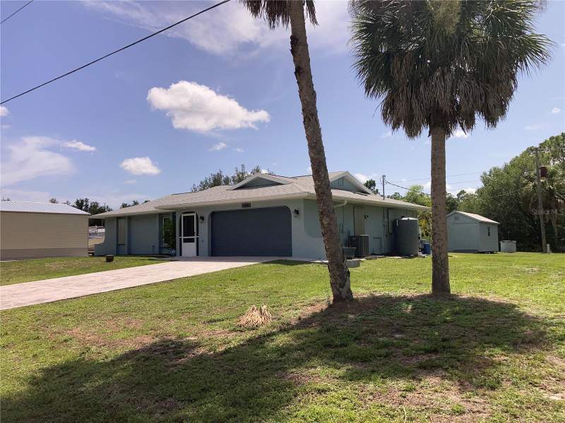 3 bedroom Single Family Residence at 185 Champion Street, Port Charlotte Sec 038, Port Charlotte — photo 2