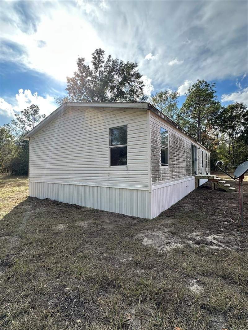 3 bedroom Manufactured Home at 28430 SW 97th Lane, Newberry, Newberry — photo 3