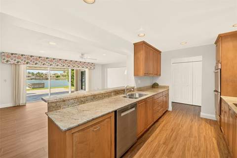 513 Harbor Drive, Indian Rocks Beach FL - photo 9 of 48