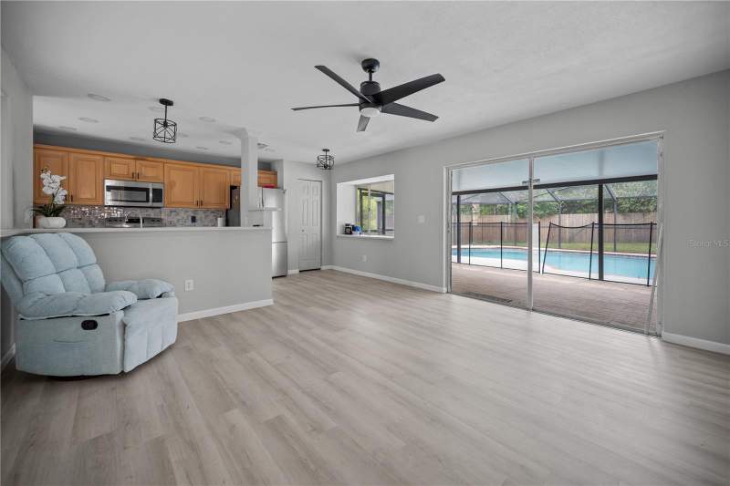 3 bedroom Single Family Residence at 2041 Shadow Pine Drive, Peppermill At Providence Lakes, Brandon — photo 4