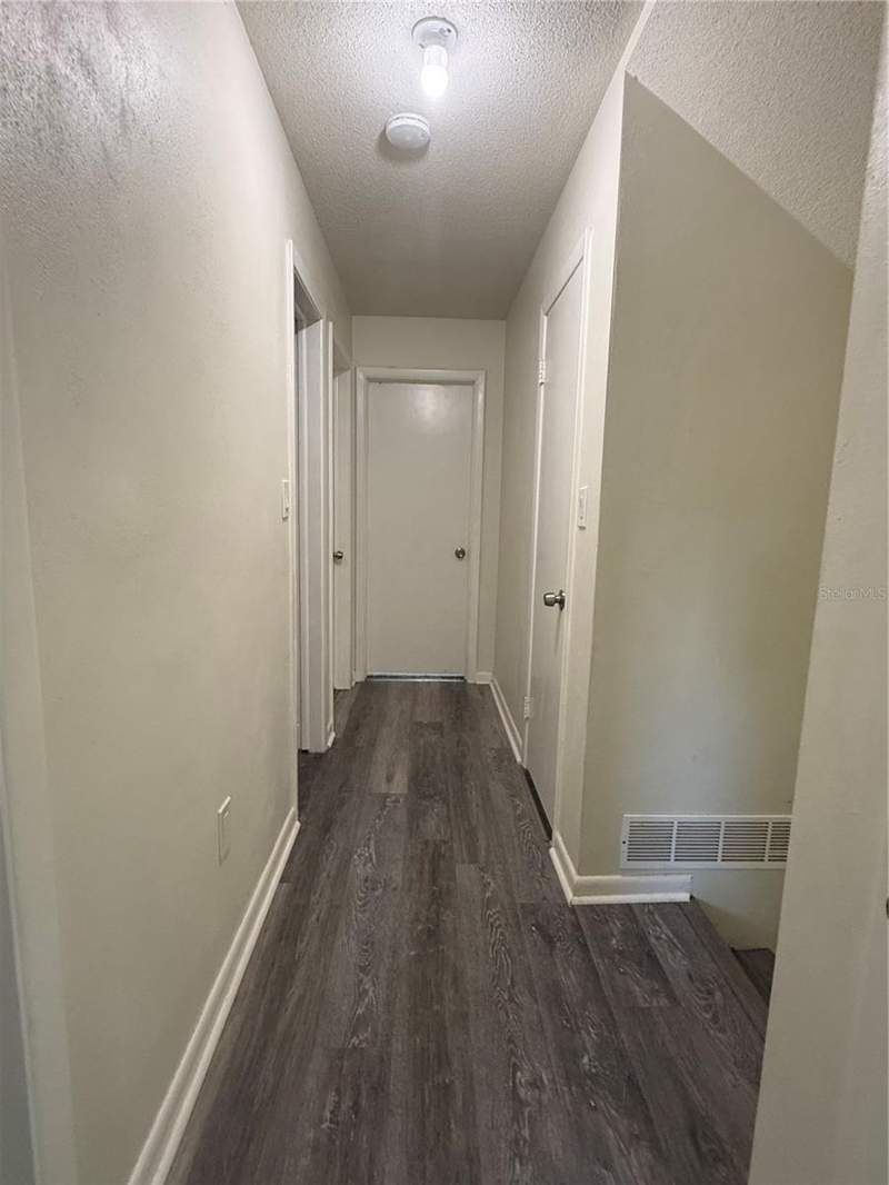 6 bedroom Single Family Residence at 1021 SW 26th Street, Ocala, Ocala — photo 3