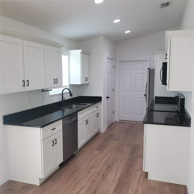 3 bedroom Single Family Residence at 353 Fisher Way, Silver Spgs Shores Un #35, Ocklawaha — photo 2