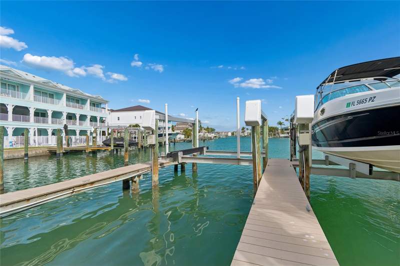 3 bedroom Townhouse at 152 117th Avenue, Island Twnhms Treasure Island, Treasure Island — photo 4