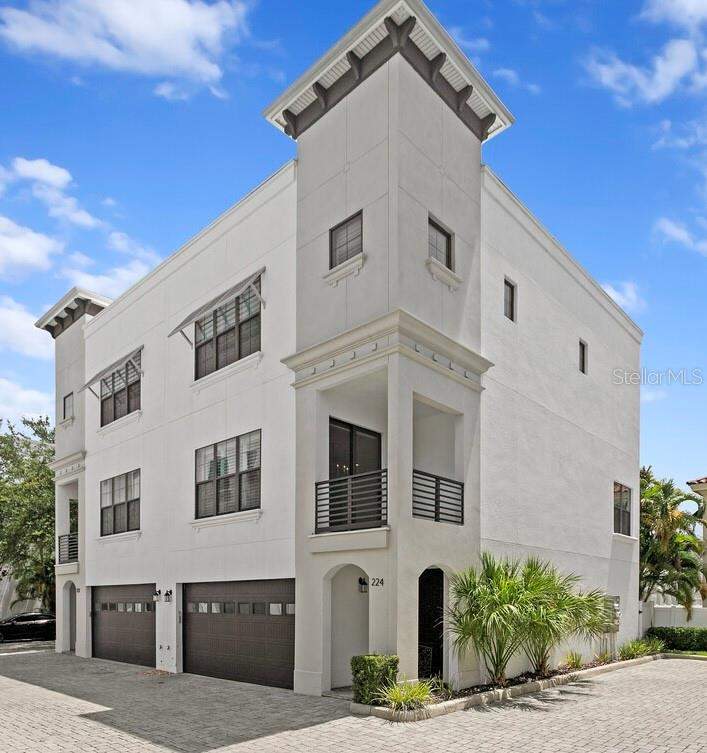 Audubon Ave TownhomesHomes for Sale in Tampa, FL