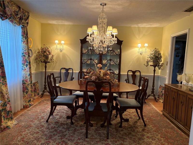4 bedroom Single Family Residence at 130 Springwood Trail, Spring Lake Hills Sec 4, Altamonte Springs — photo 2