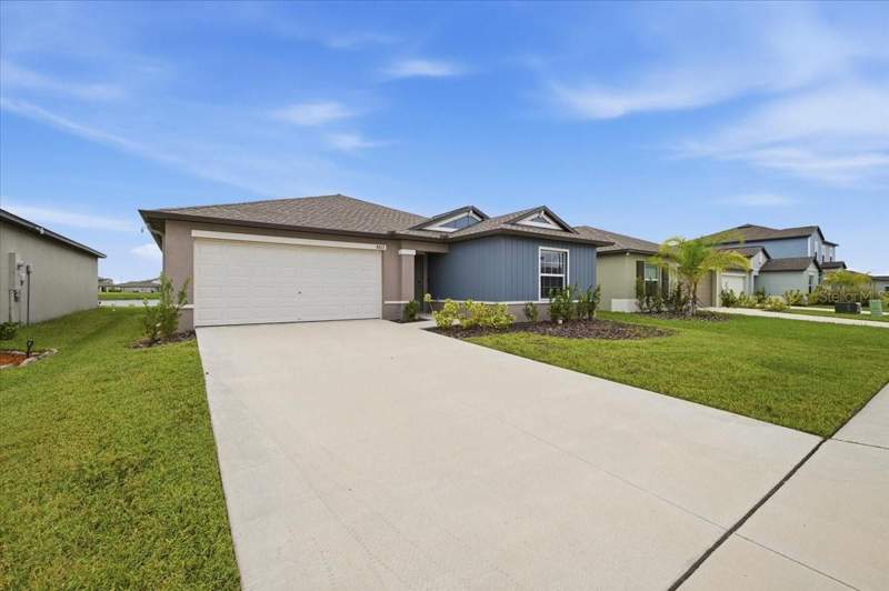 4 bedroom Single Family Residence at 8823 Sunset Park Trail, Parrish Lks Ph Ic1 & Ic2, Parrish — photo 2
