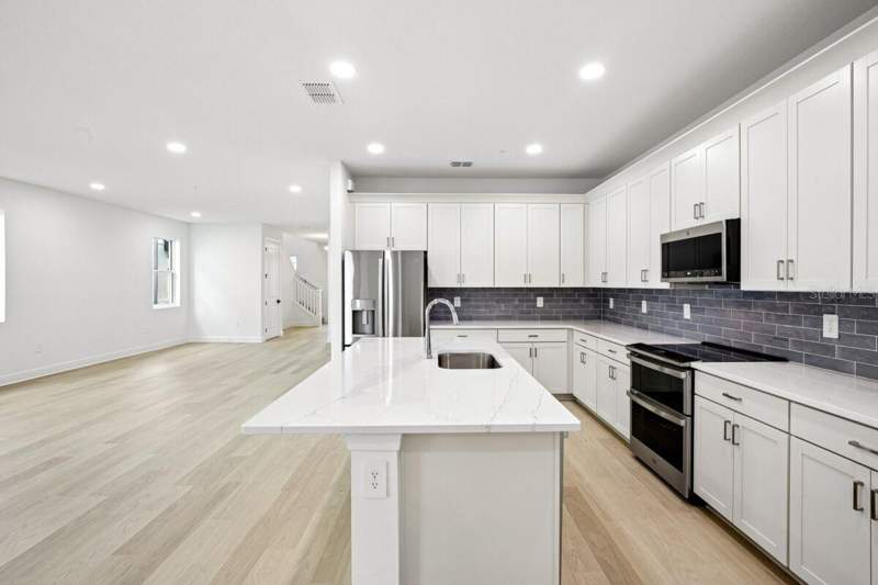 4 bedroom Townhouse at 17824 Broadleaf Loop, Palmera At Wellen Park, Venice — photo 4