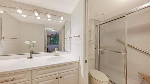 1708 Glenhouse Drive #314, Sarasota FL - photo 13 of 37