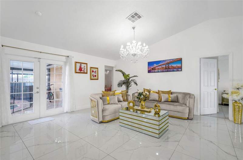 4 bedroom Single Family Residence at 363 Buttonwood Drive, Bvl Unit 7 4th Add, Kissimmee — photo 2