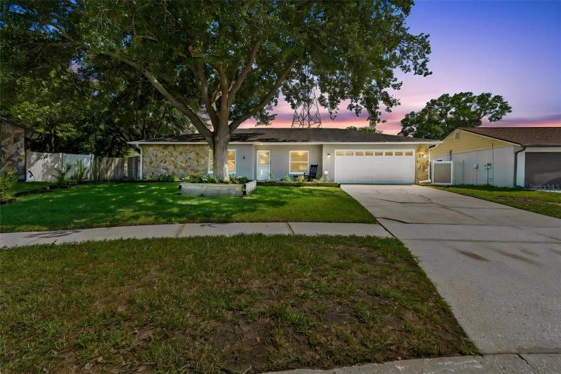 16205 SAWGRASS CIRCLE home for sale in Country Place
