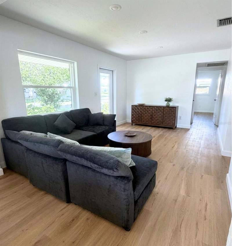 3 bedroom Single Family Residence at 870 86TH AVENUE, EL CENTRO, ST PETERSBURG — photo 3