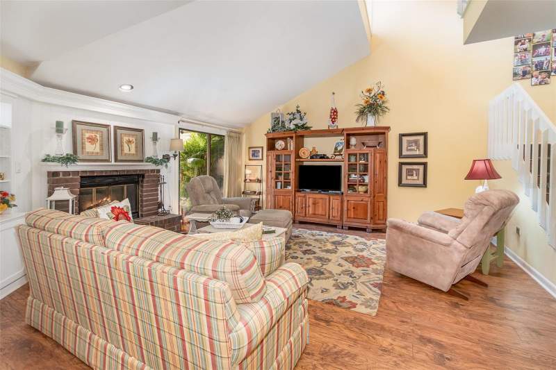 3 bedroom Townhouse at 702 Clusterwood Drive, Waterwood Twnhs Sub, Yalaha — photo 5