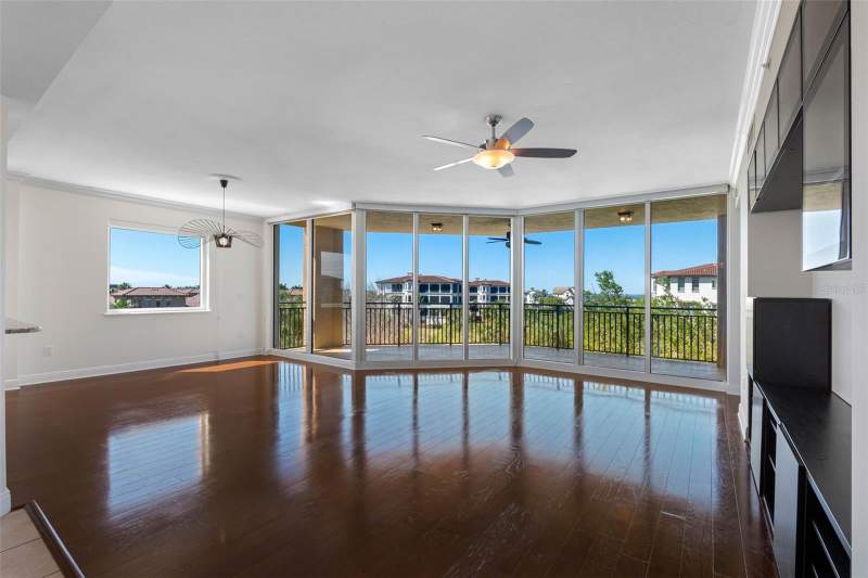 3 bedroom Condominium at 5823 Bowen Daniel Drive #401, Castillo At Westshore Yacht Cl, Tampa — photo 4