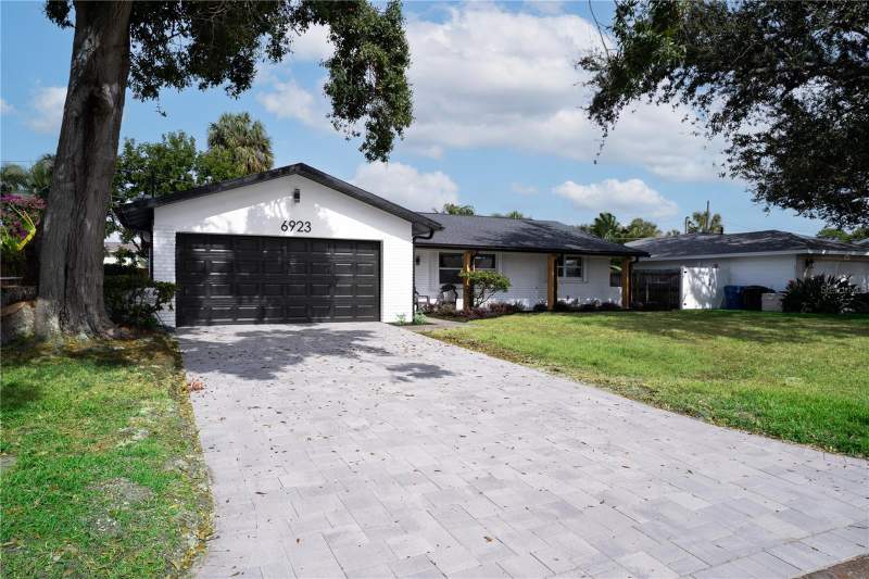 Crossroads Estates